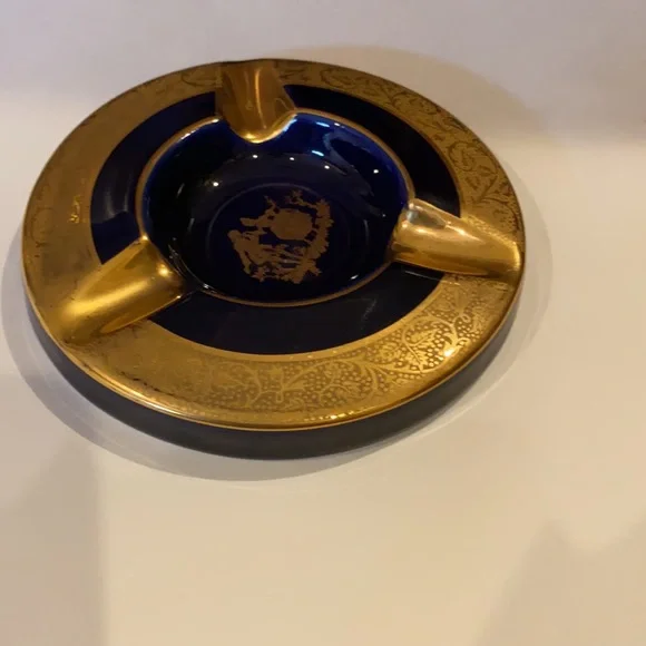 LIMOGES NAVY AND GOLD ASHTRAY FRENCH - Picture 9 of 10